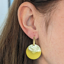 Charger l&#39;image dans la galerie, Boucles d&#39;oreilles &quot;Ninon&quot; Moutarde