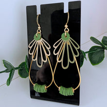 Charger l'image dans la galerie, Boucles d'oreilles "Lio" Verte