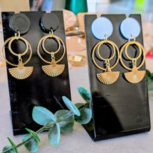 Charger l'image dans la galerie, Boucles d'oreilles "Victoire" blanc