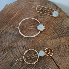 Charger l&#39;image dans la galerie, Accessoire cheveux &quot;Kali&quot; Gros Rond Blanc