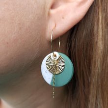 Charger l&#39;image dans la galerie, Boucles d&#39;oreilles&quot;Aya&quot; Vert d&#39;eau